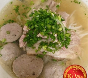 Bò viên người hoa 338 cùng phở Hòa paster